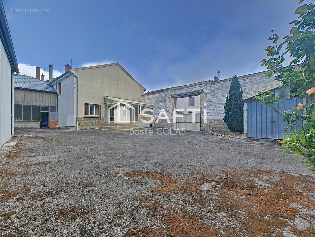 Photo 1 - Maison à AUSSONCE