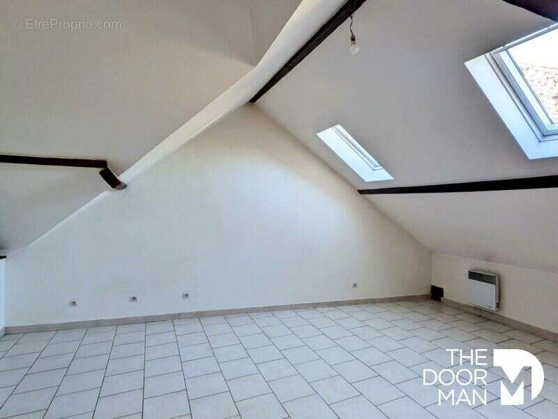 Appartement à LES ESSARTS-LE-ROI