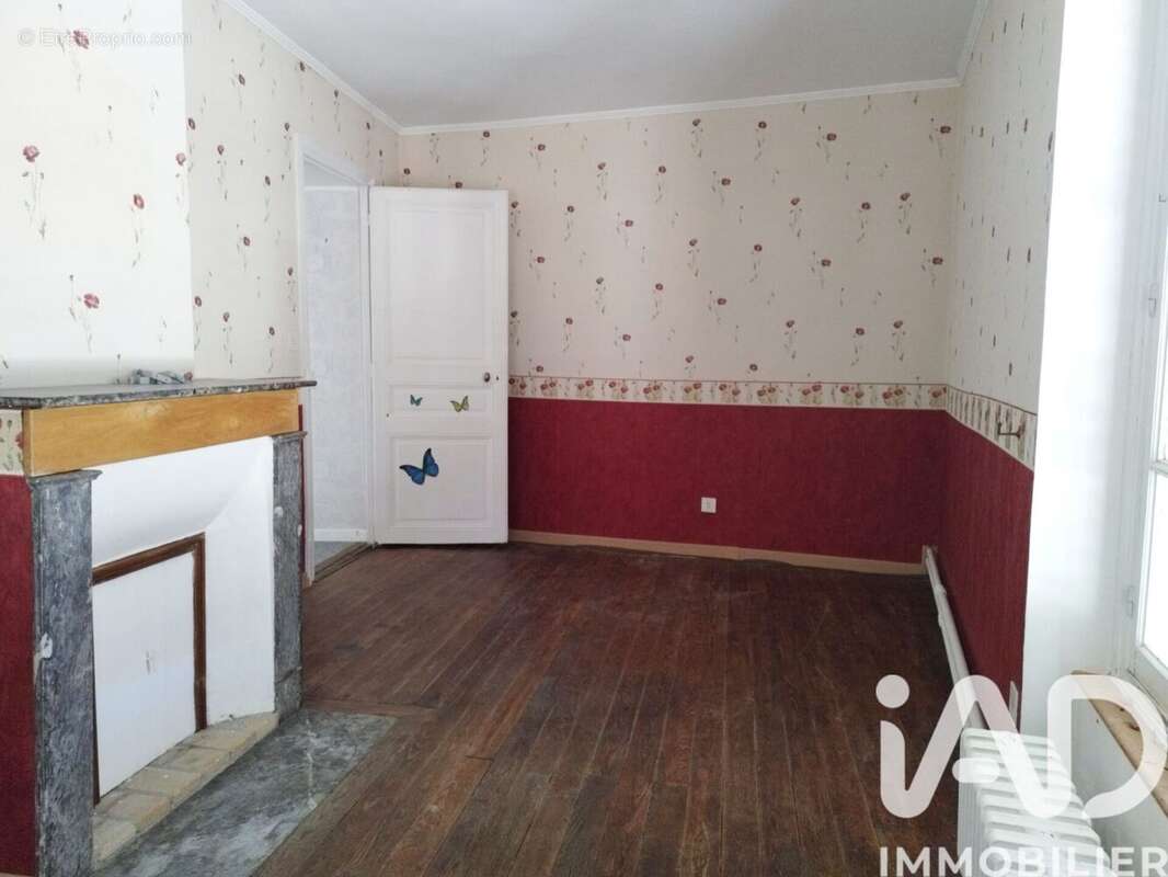 Maison 142 m² à Montceaux-Les-Meaux  - photo 4