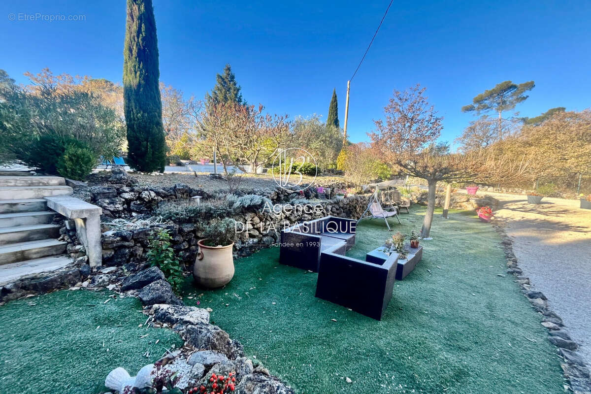 Maison à SAINT-MAXIMIN-LA-SAINTE-BAUME