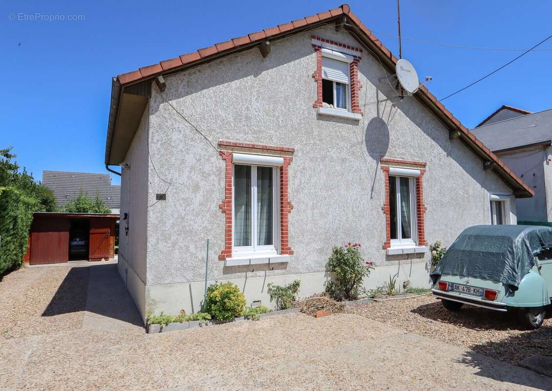 Maison à SAINT-JEAN-DE-LA-RUELLE