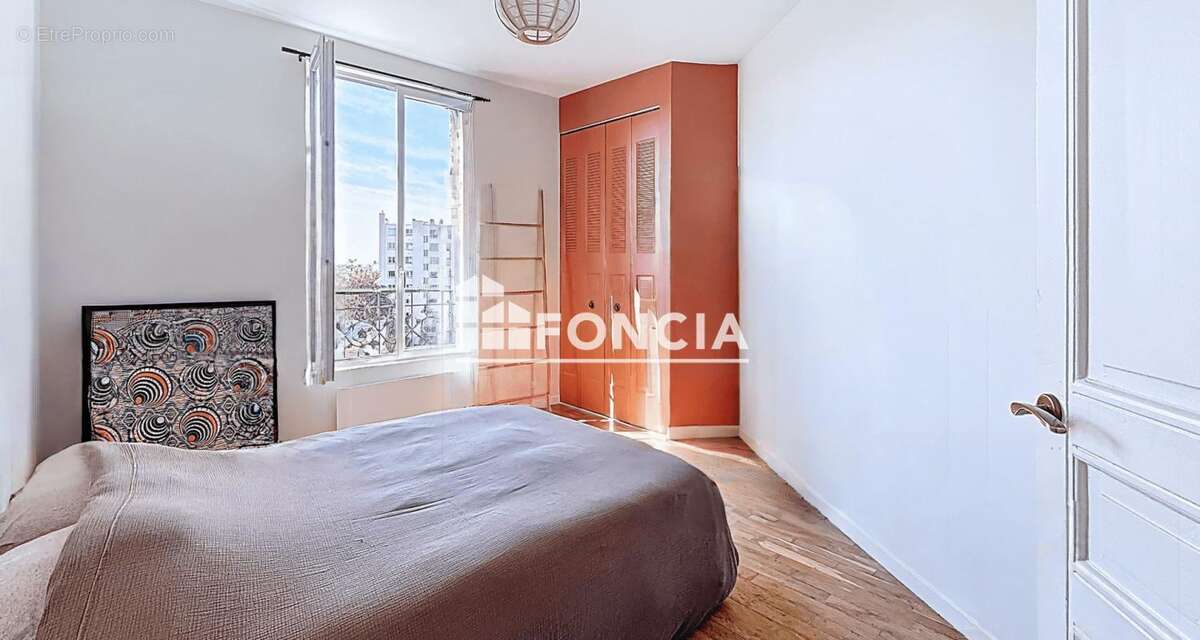Romainville – appartement familial 5 pièces – double séjour – 3 chambres - charme de l'ancien – métro ligne 11 à 3 minutes – exc - photo 7