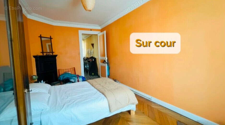 Appartement à PARIS-18E