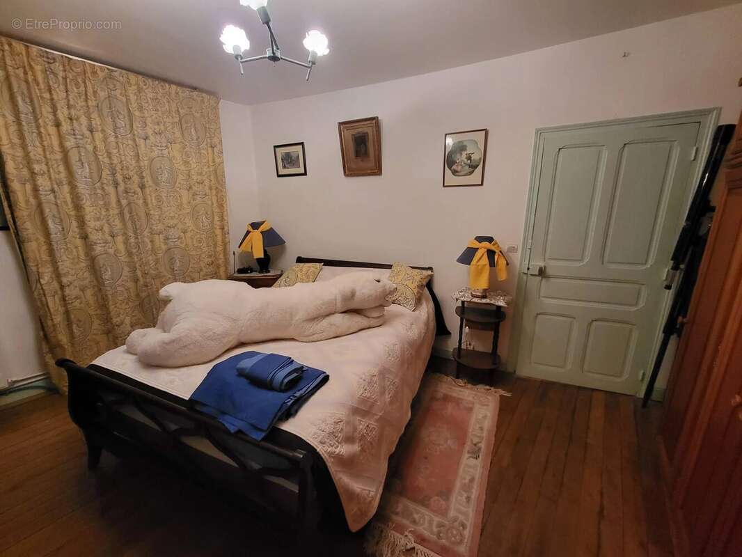 Maison à PARNAC