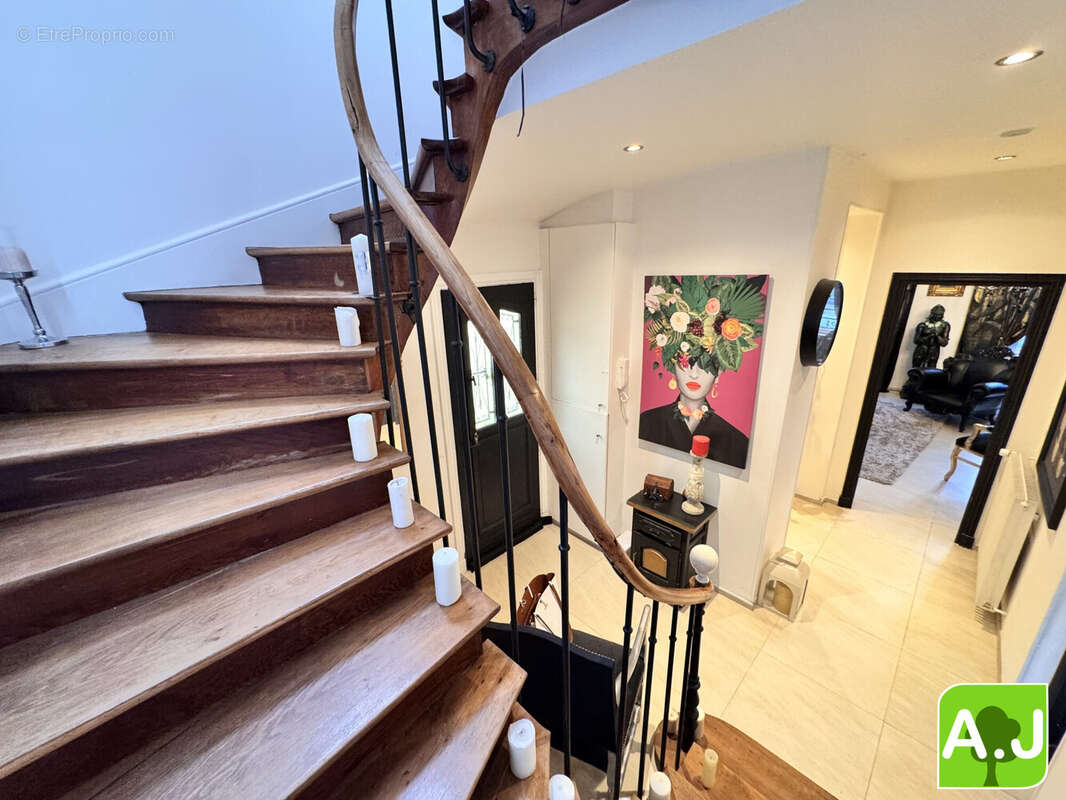 Appartement 93 m² à Anet  - photo 3