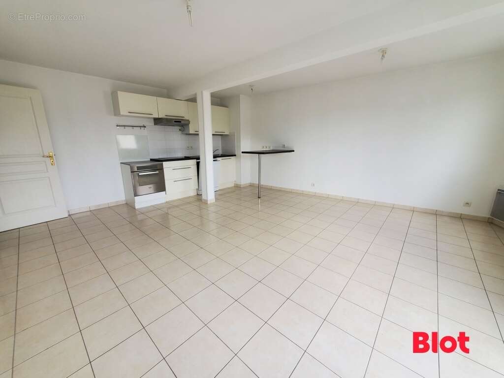 Appartement à SENE