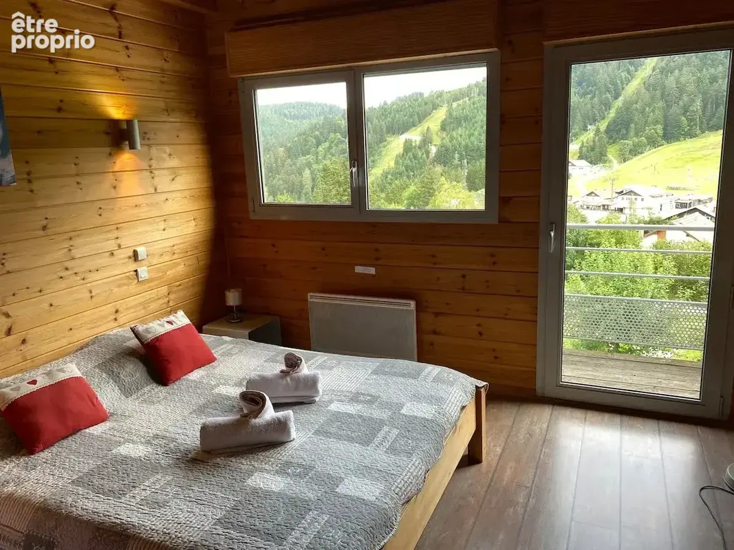 EN EXCLUSIVITÉ - Chalet d'architecte meublé de 227 m² au pied des pistes de Gérardmer - photo 8
