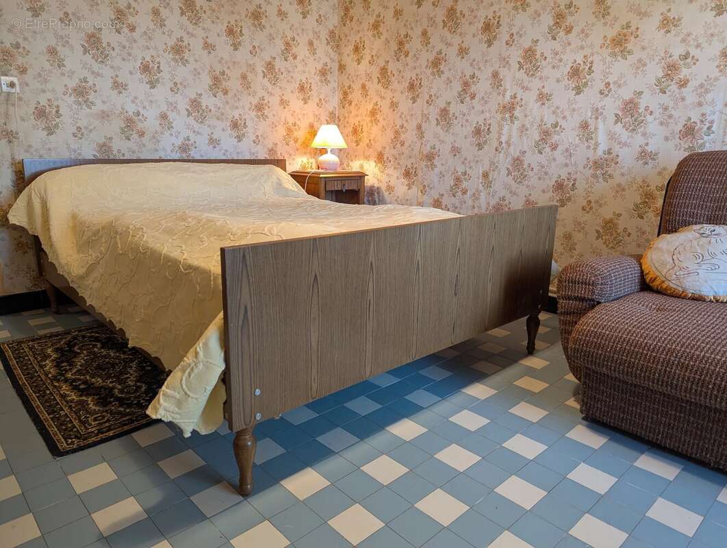 Maison à COULONGES