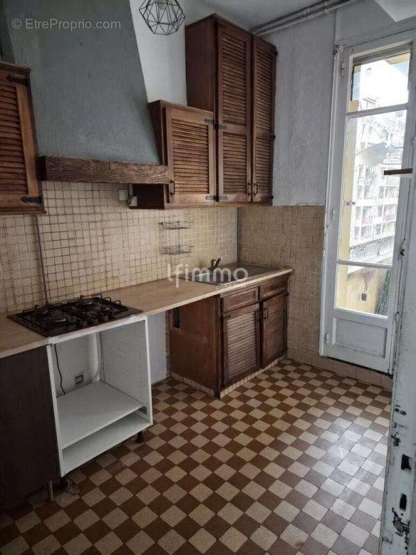 Appartement à MARSEILLE-4E