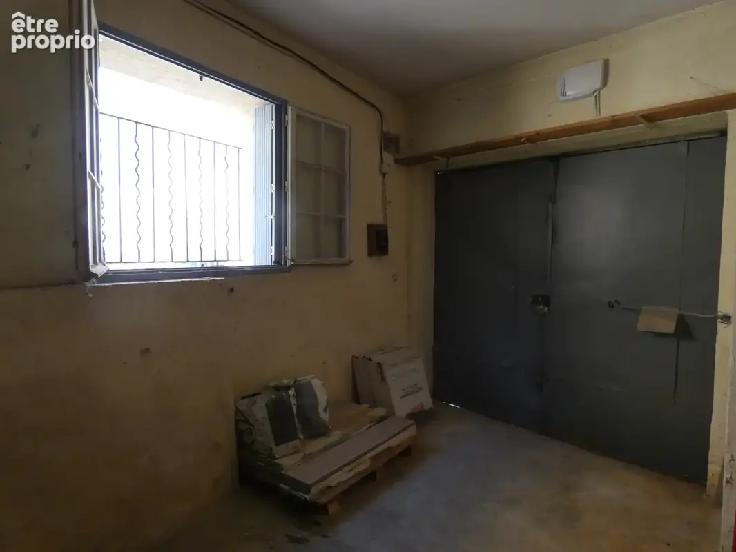 Bagard, centre du village , maison sur trois niveaux avec garage - photo 11
