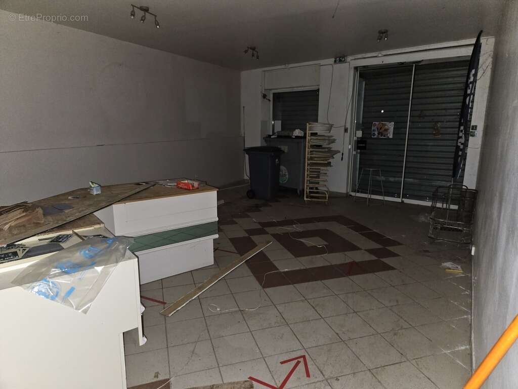 Commerce à AIGUILLON