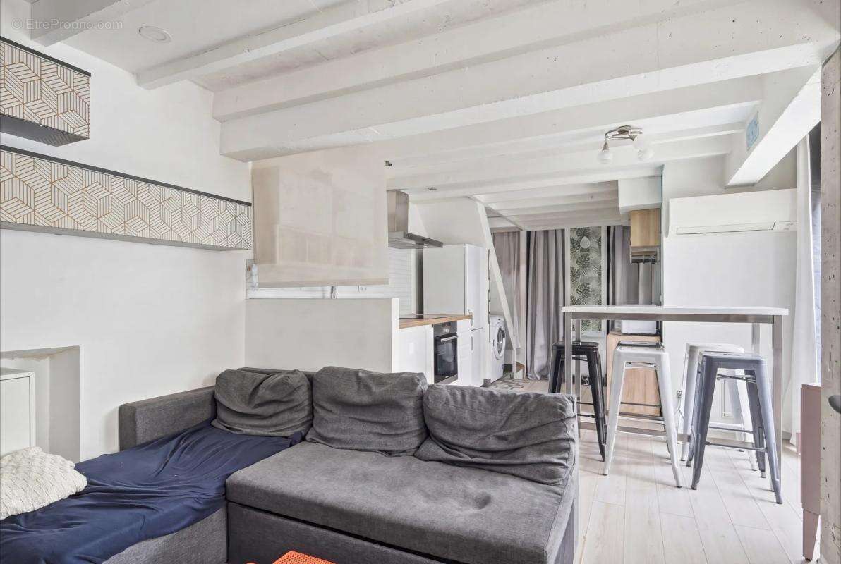 Appartement à CHARENTON-LE-PONT
