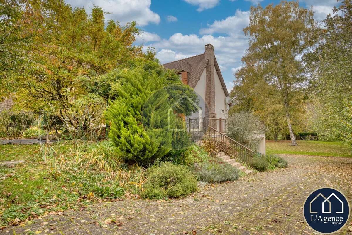 Maison à SAINT-PREST