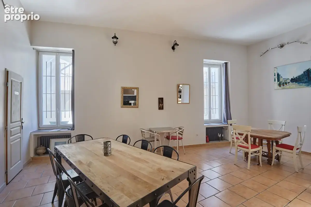 EXCLUSIVITÉ ERA ACTION IMMOBILIER CAZAN, Immeuble de rapport avec local commercial et appartements au coeur de Mallemort - photo 11
