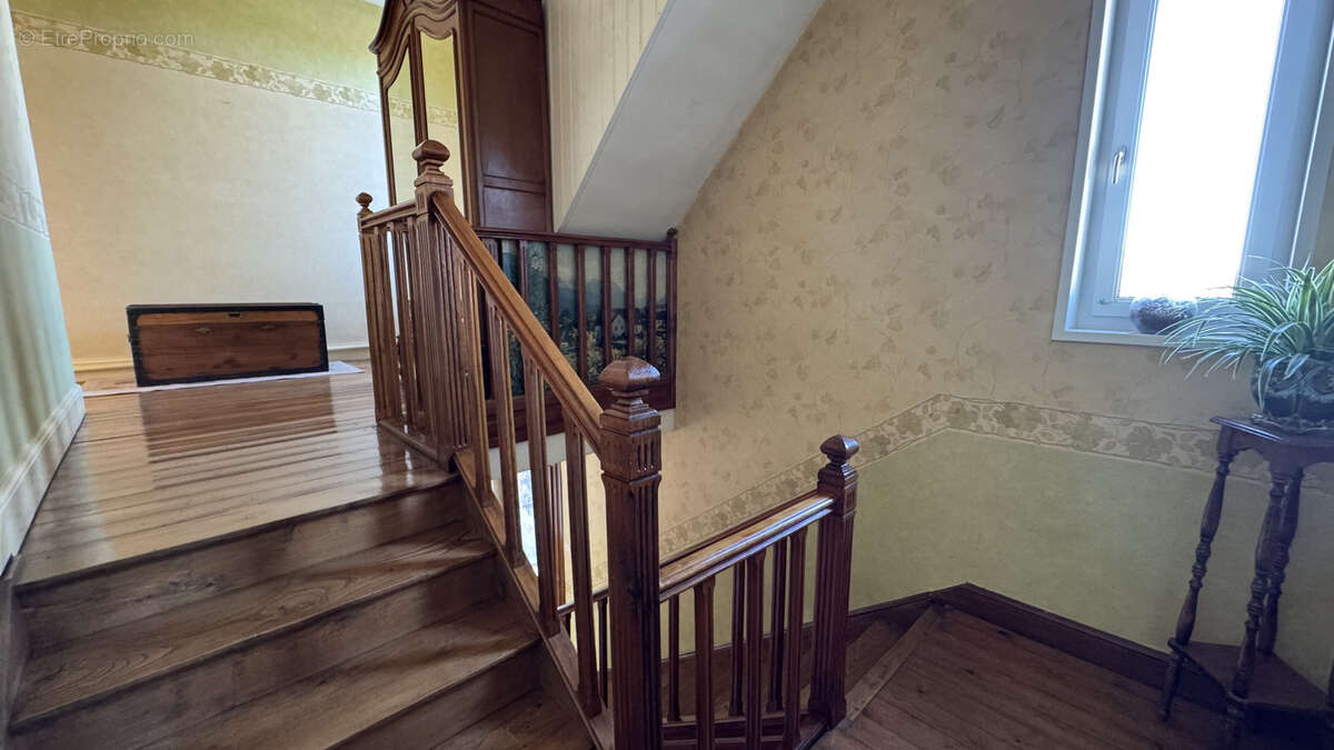 Maison à AIX-NOULETTE