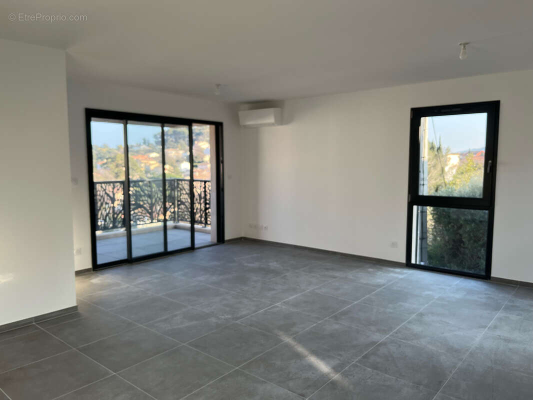 Appartement à SIX-FOURS-LES-PLAGES