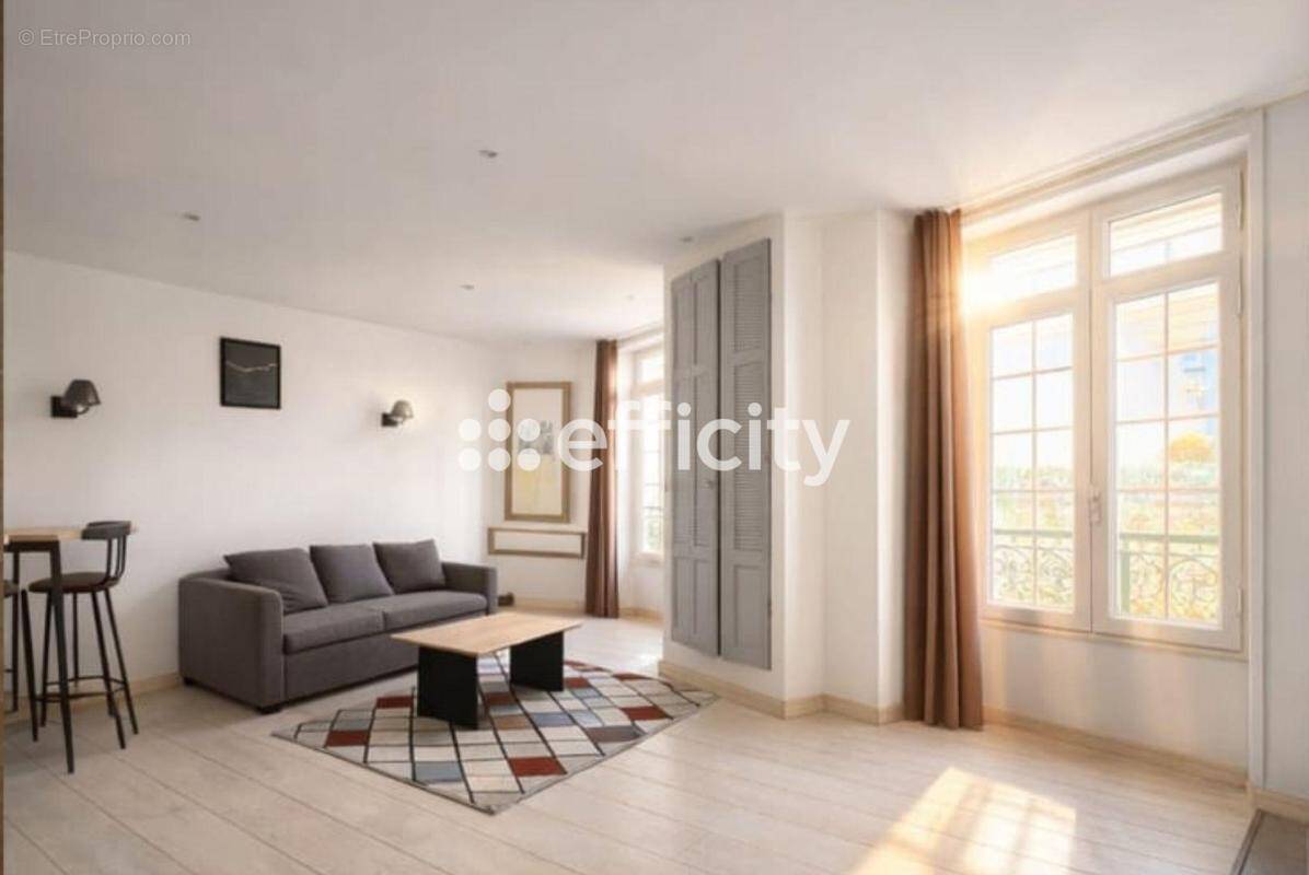 Appartement à SAINT-RAPHAEL