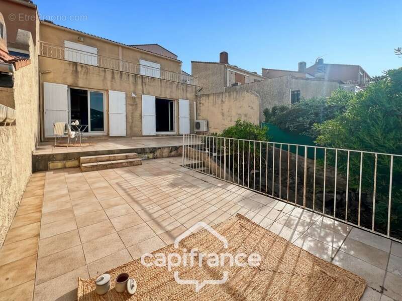 Maison à CARQUEIRANNE