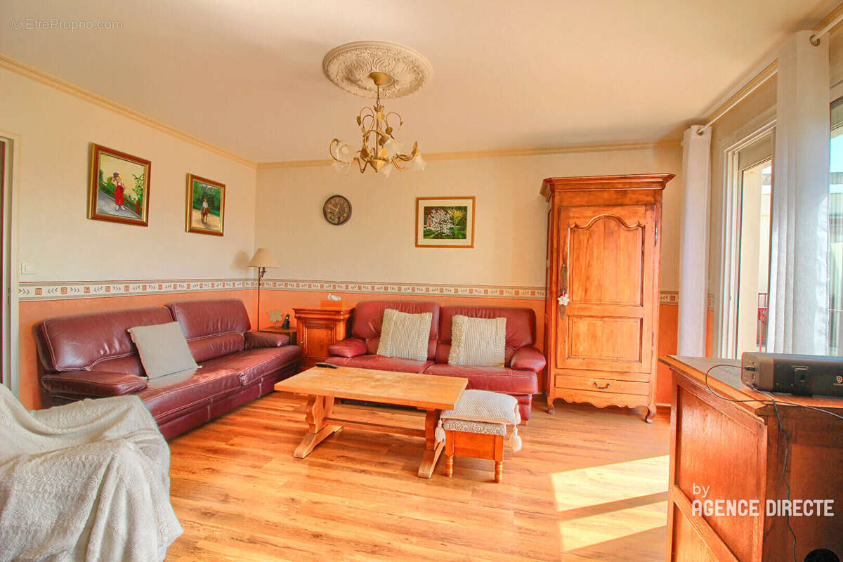 Appartement Rennes T6 - 102 m2 - Dernier étage avec balcon - cave et place de parking ! - photo 16