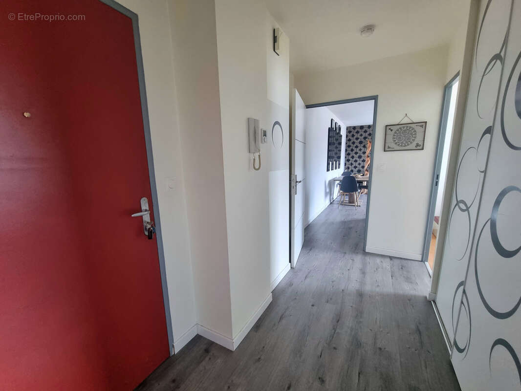Appartement T3 Saint-Erblon Centre - Ascenseur - Double garage 62.10m2 - photo 17