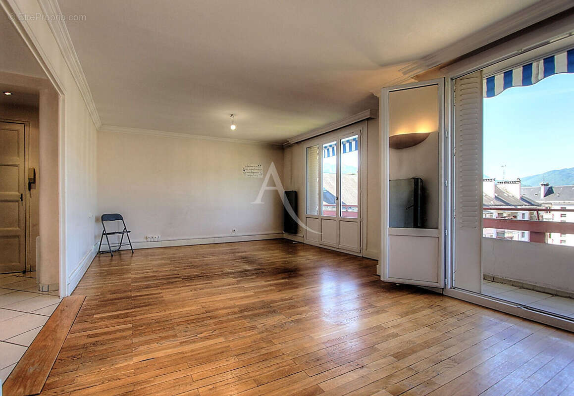 Appartement Chambery 4 pièces avec cave, grenier et ascenseur - photo 4