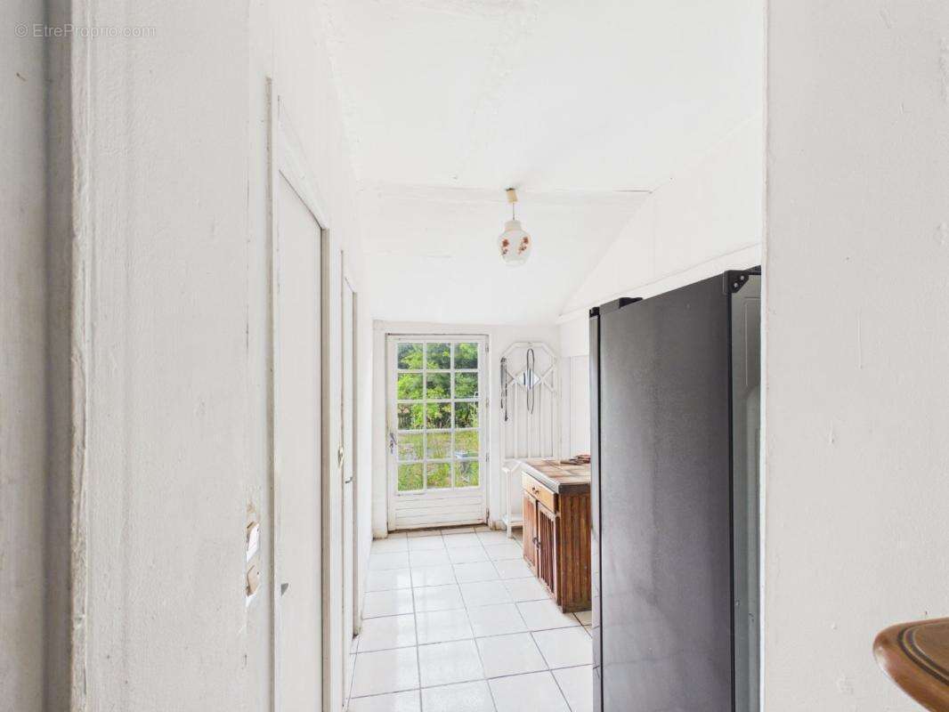 Maison 154 m² à Clastres  - photo 8