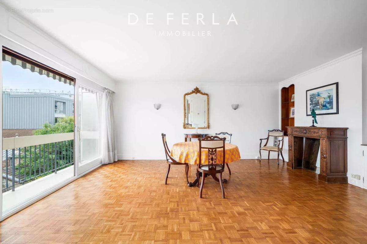 Appartement à PARIS-15E