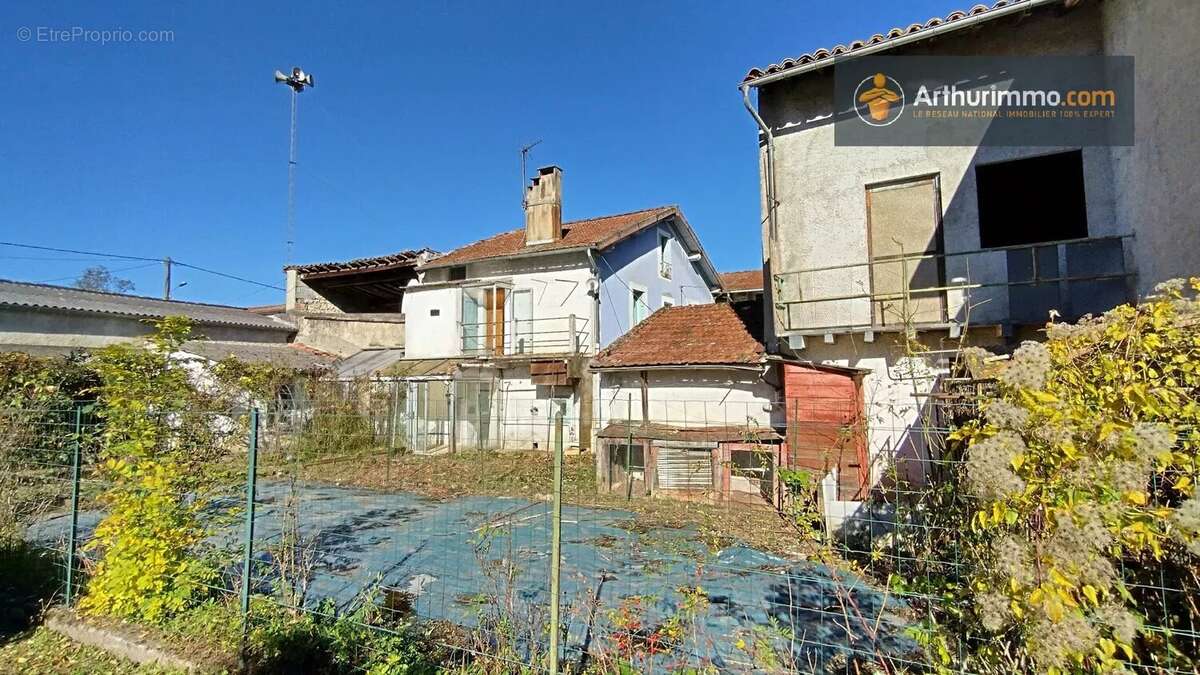 Maison à L&#039;AIGUILLON