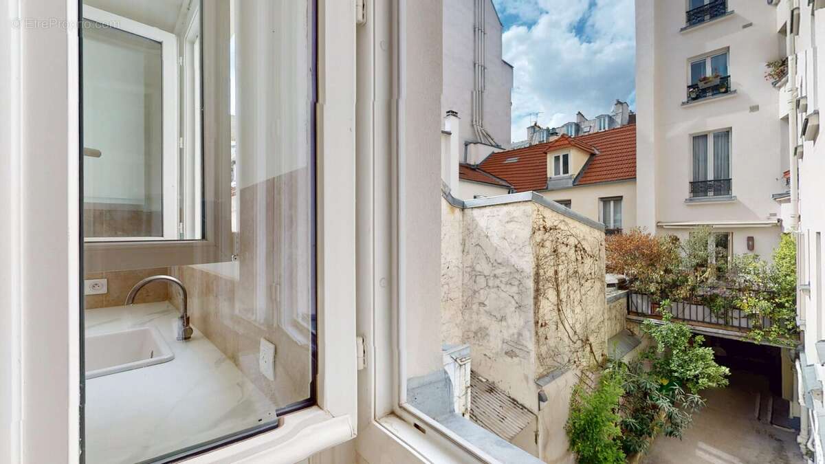 Appartement à PARIS-10E