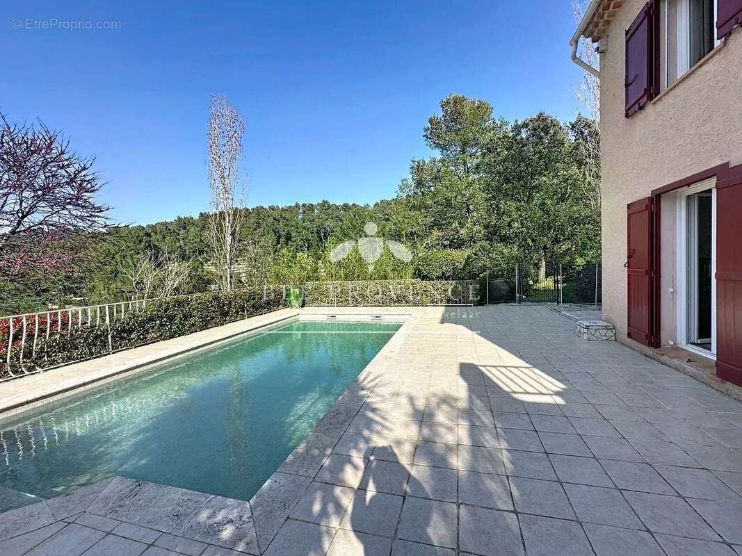 Maison à SOLLIES-TOUCAS