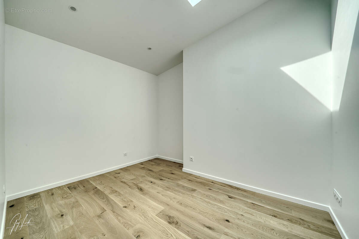 Appartement à SURESNES