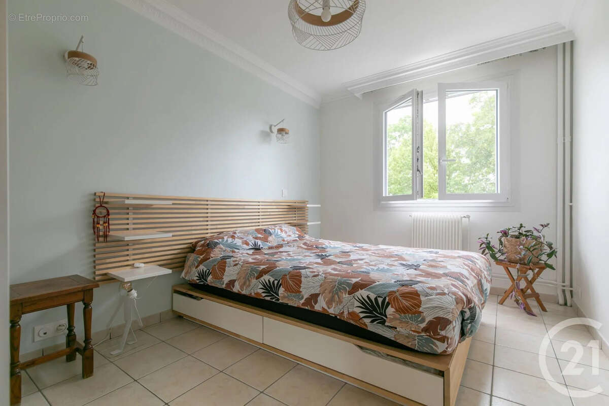 Appartement à SAINT-MAUR-DES-FOSSES
