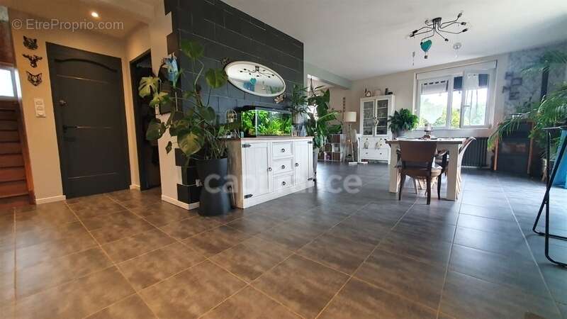 Maison à SAINT-LOUP-SUR-SEMOUSE