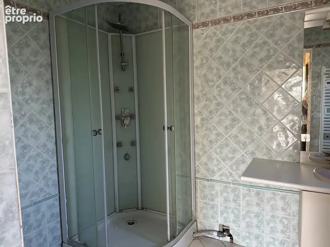 Maison de plain-pied avec grand jardin et piscine - photo 10