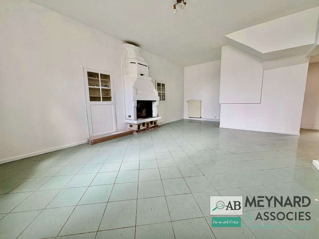 Appartement à LA CELLE-SUR-MORIN