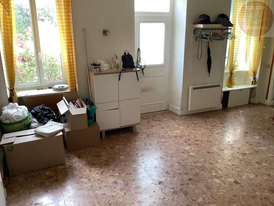 Maison à VEZENOBRES
