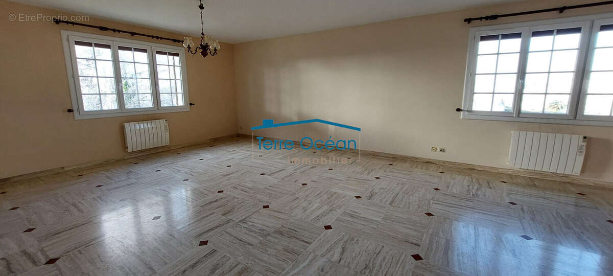 Maison à PONT-L'ABBE-D'ARNOULT