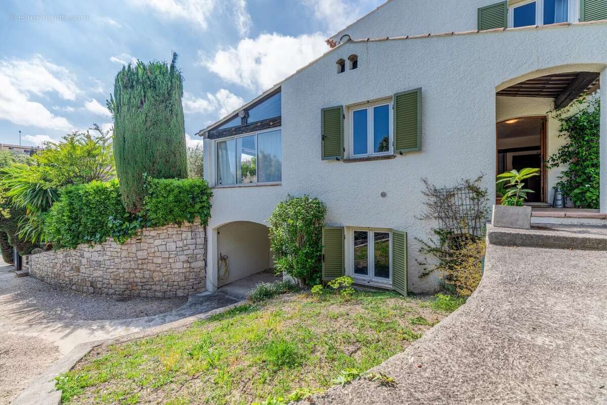Maison à LA COLLE-SUR-LOUP
