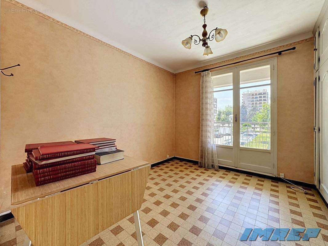 Appartement à MARSEILLE-9E