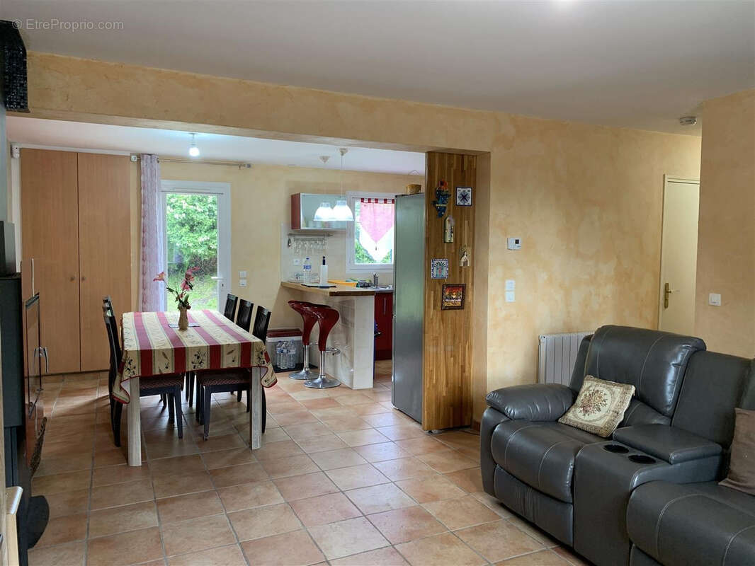 Maison à EXMES