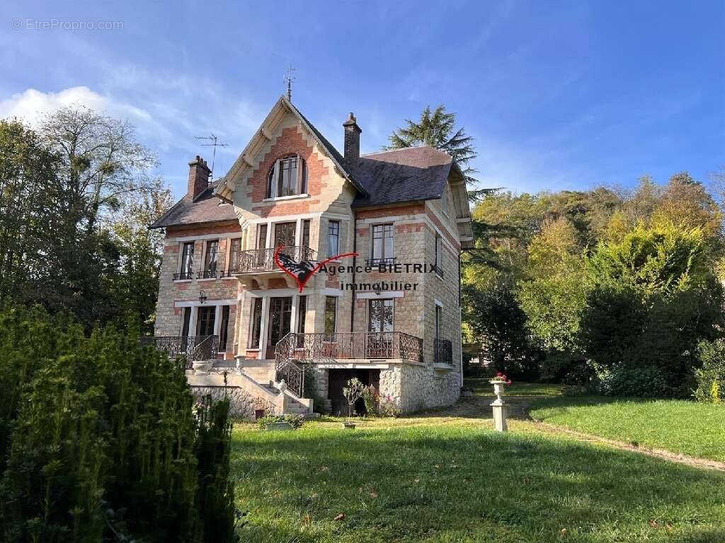 Maison 433 m² à Parmain  - photo 4