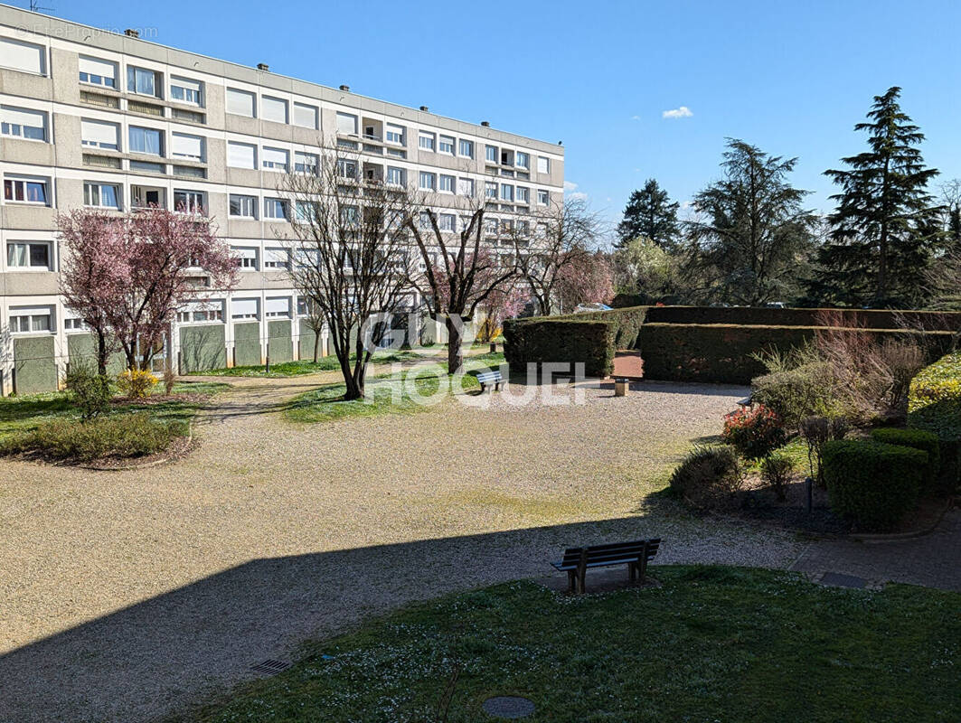 Appartement à DECINES-CHARPIEU