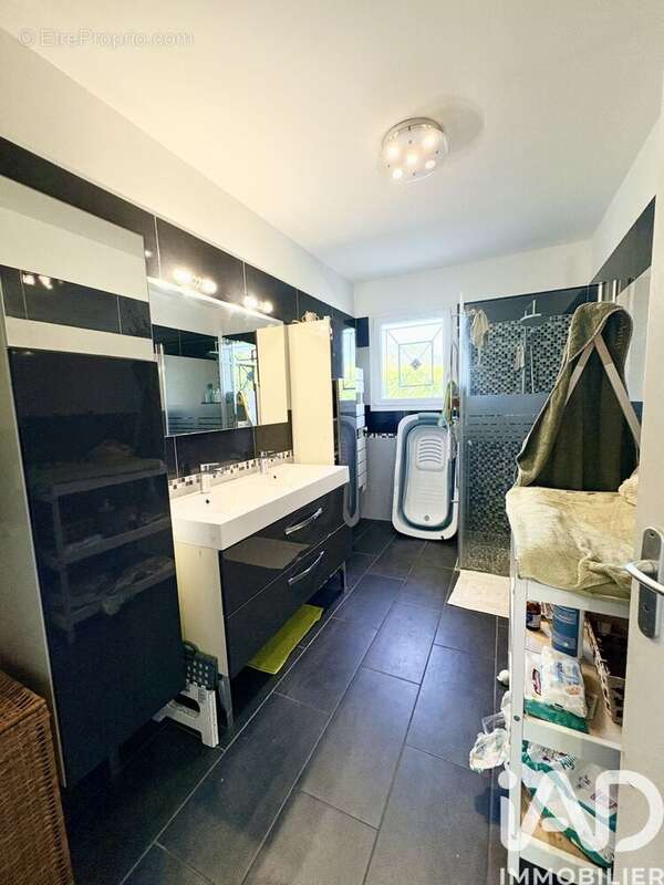Maison 109 m² à Villeneuve-Les-Bouloc  - photo 7