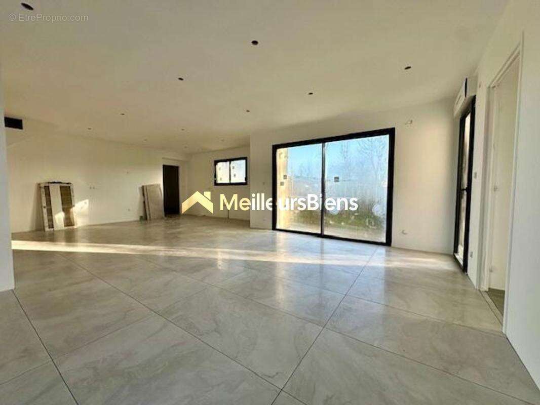 Maison à BOUGUENAIS