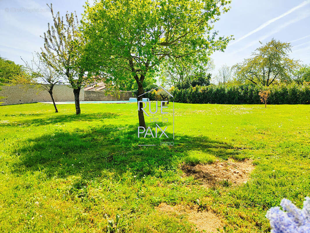 Maison à CHAMPIGNY-LE-SEC