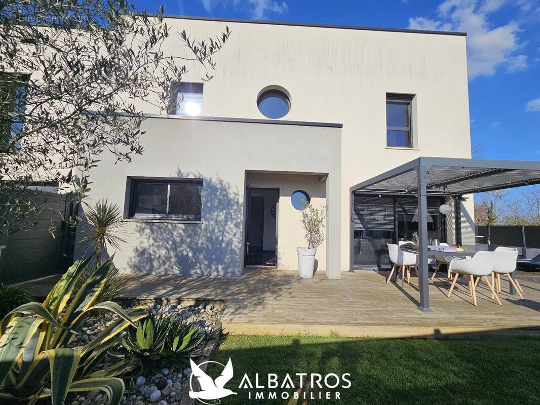 Maison à COLLEVILLE-MONTGOMERY