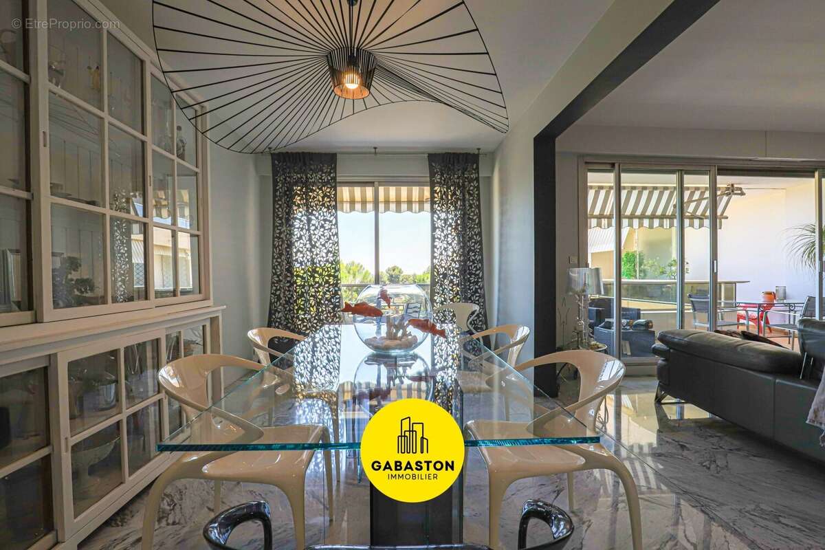 Appartement à MARSEILLE-8E