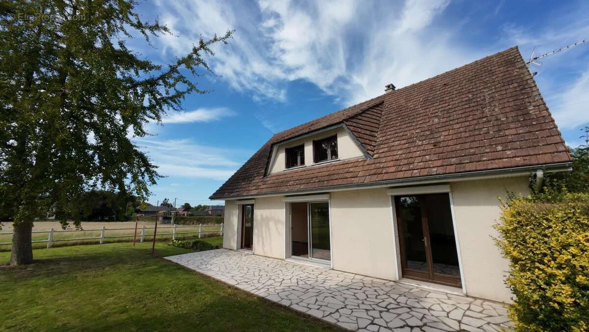 Maison à AVREMESNIL