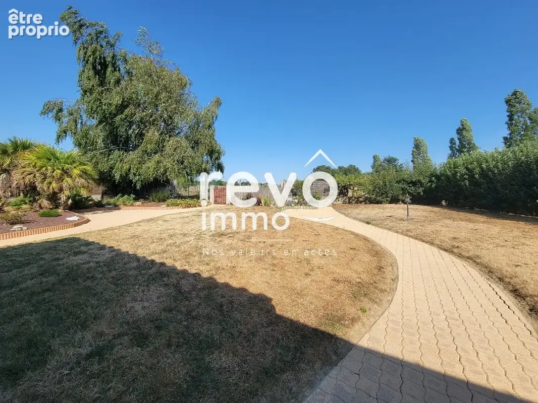 Maison 180 m² à Saint-Christophe-La-Couperie  - photo 8