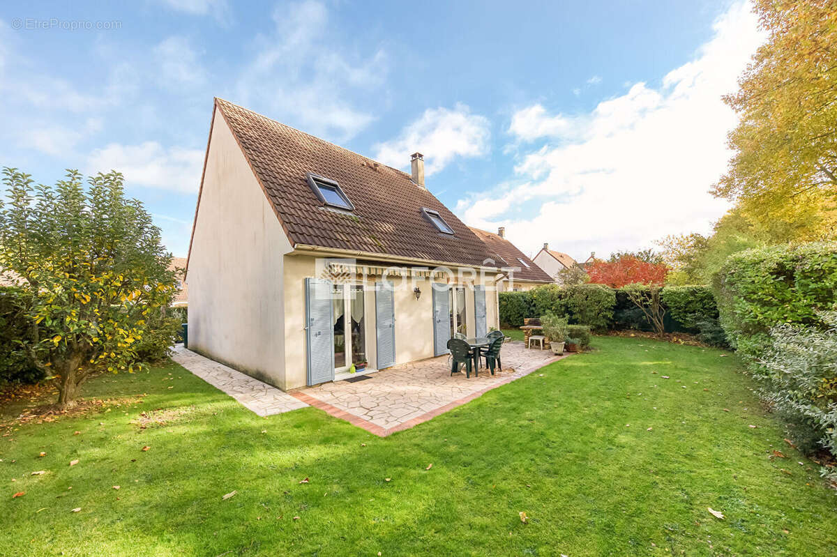 Maison à OZOIR-LA-FERRIERE